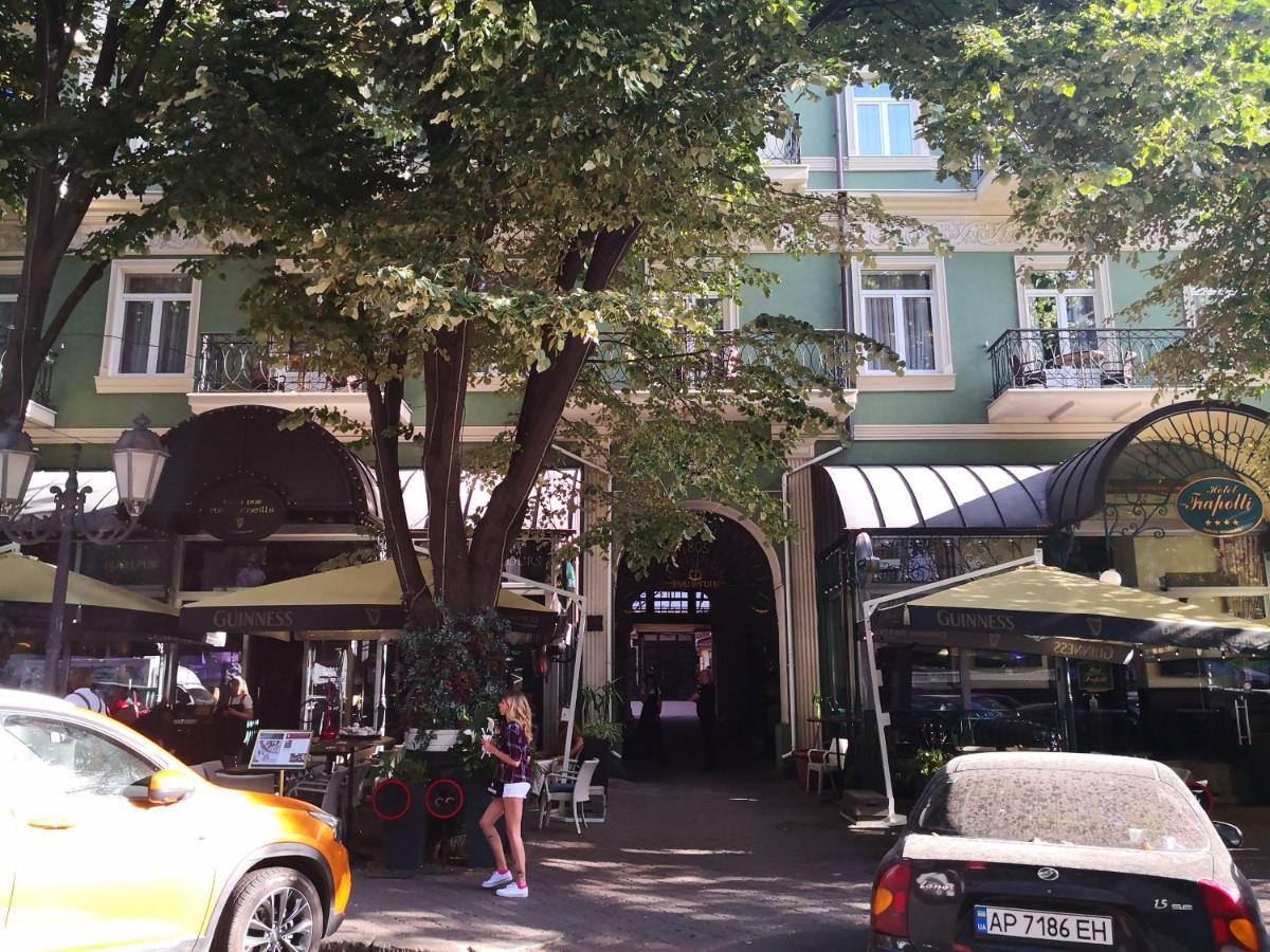 Затишні Апартаменти, Вулиця Дерибасівська, 13 Odessa Eksteriør billede