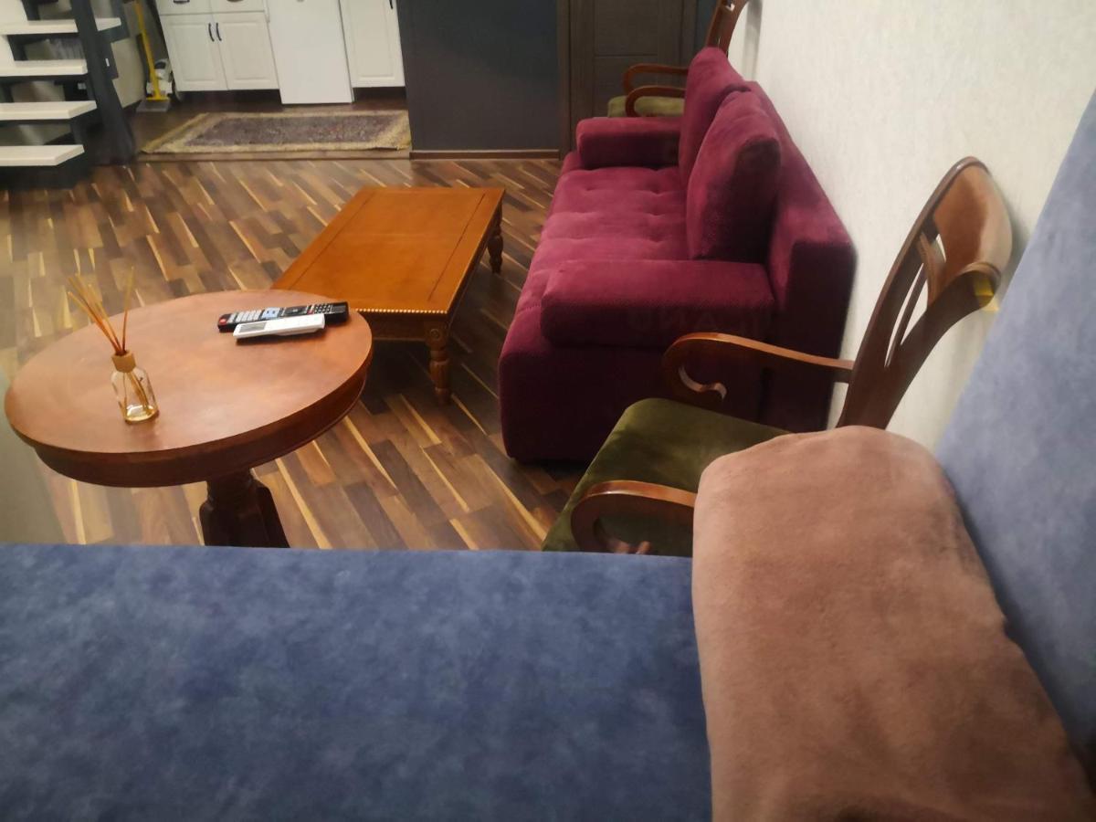 Затишні Апартаменти, Вулиця Дерибасівська, 13 Odessa Eksteriør billede