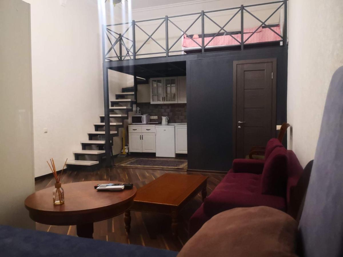 Затишні Апартаменти, Вулиця Дерибасівська, 13 Odessa Eksteriør billede