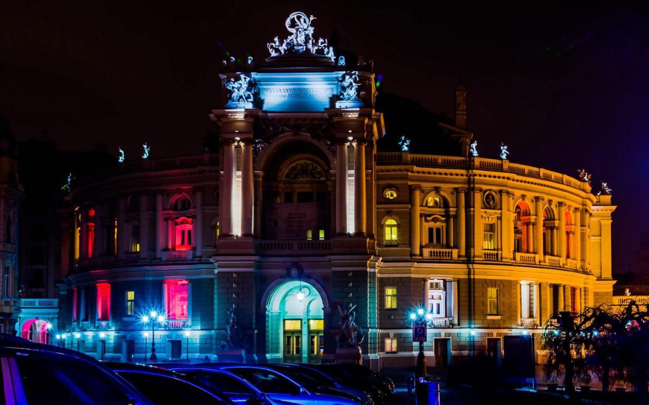 Затишні Апартаменти, Вулиця Дерибасівська, 13 Odessa Eksteriør billede